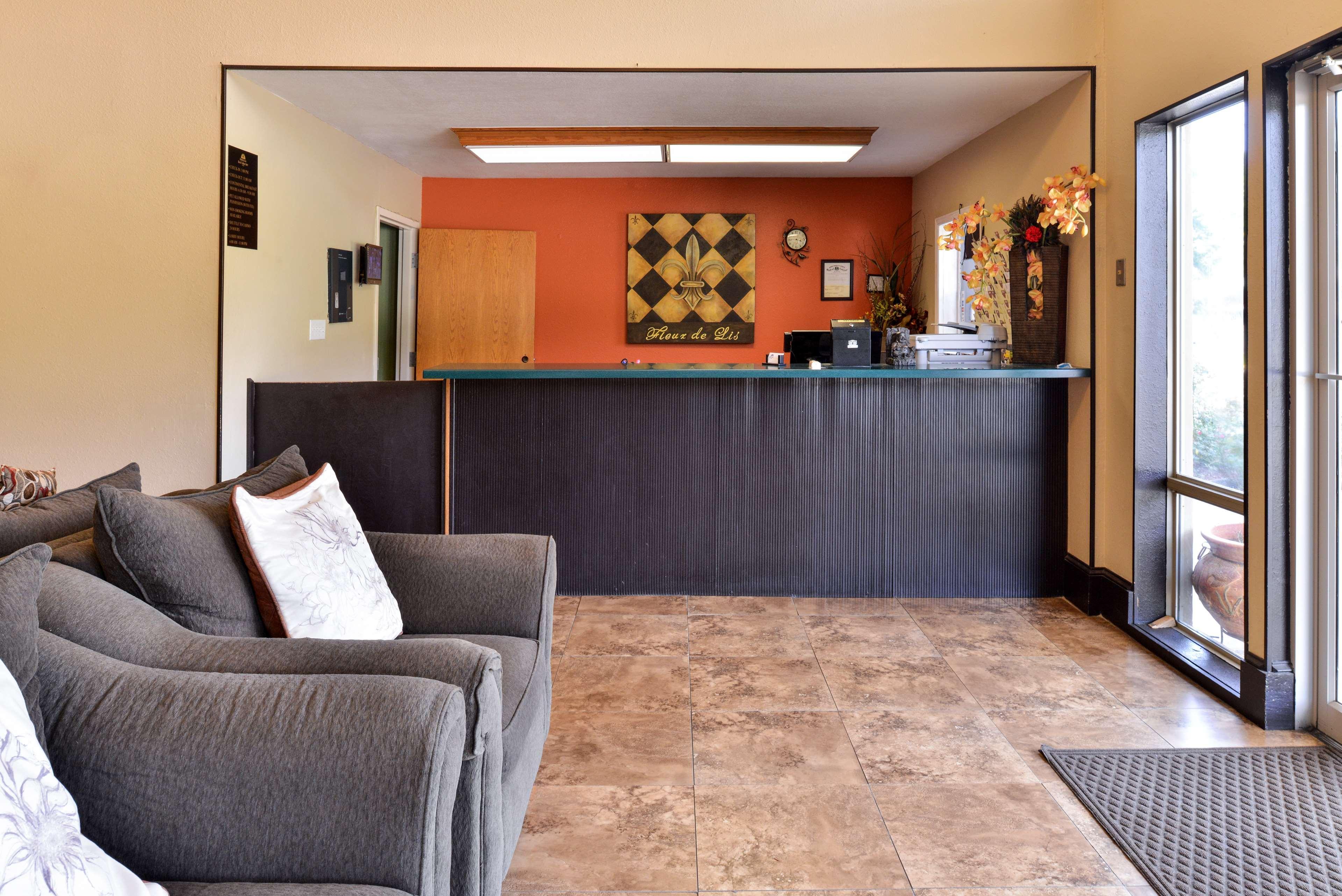 Vila Gale Cabo Cabo de Santo Agostinho Εξωτερικό φωτογραφία The lobby of a typical extended stay hotel